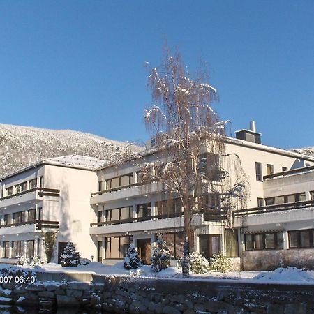 Innvik Fjordhotell Exterior foto