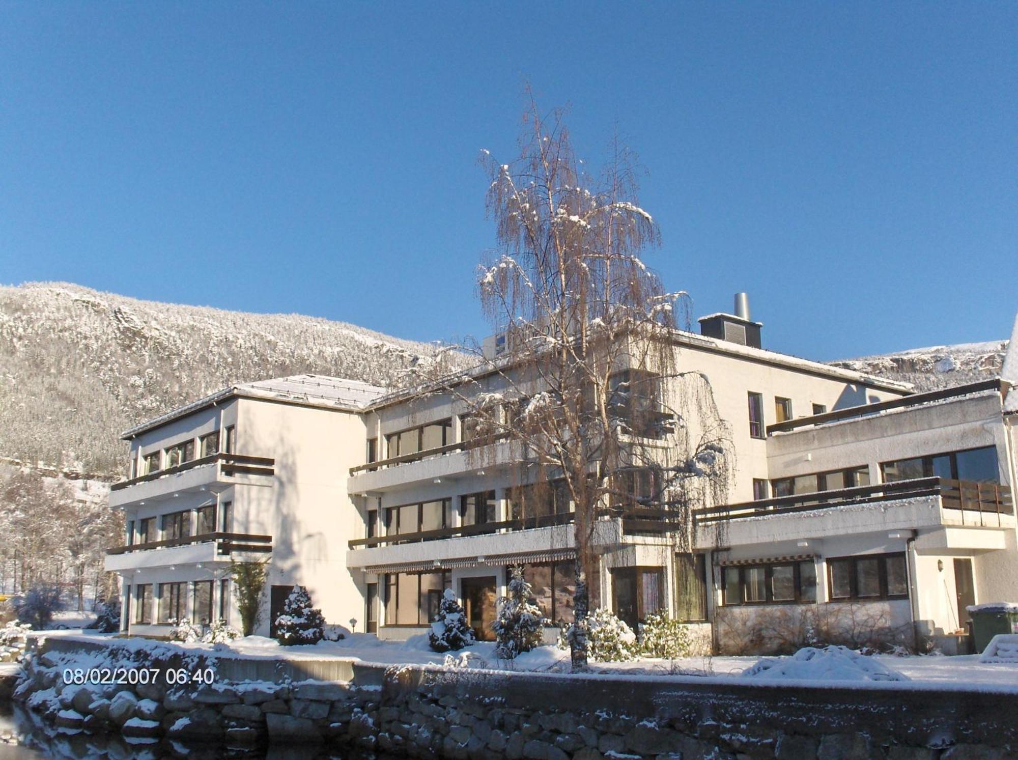 Innvik Fjordhotell Exterior foto