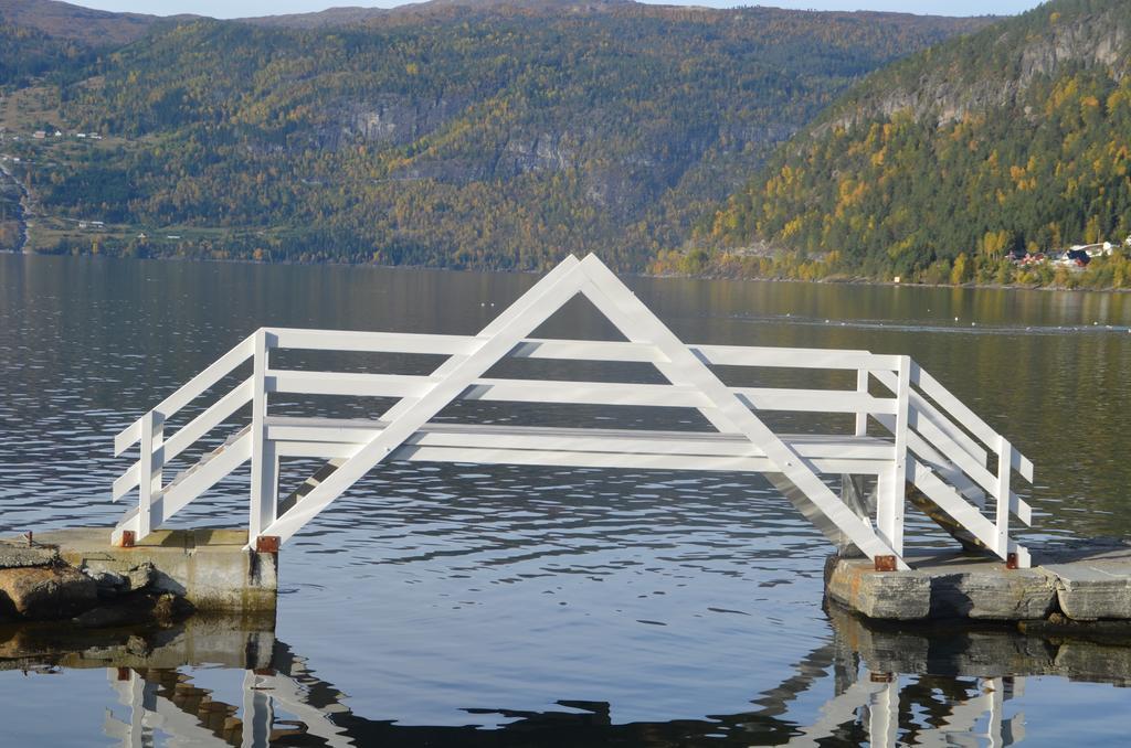 Innvik Fjordhotell Exterior foto